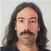 Profesor de Guitarra orientado al Rock y al Heavy Metal.